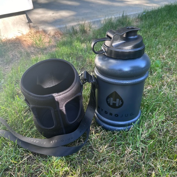 Brand new hydrojug! 🖤💖 💦 - Picture 3 of 4